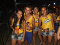 Oktober 10 Anos
